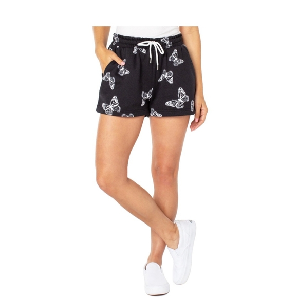 2 pairs new with tags shorts, butterfly and tie dye pattern - Picture 4 of 8